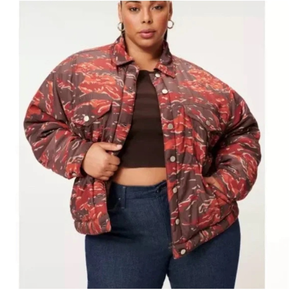 Good American Women Jacket Trucker Puffer Camo, size Small / Medium 1/2